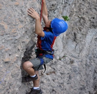 Escalando en montaña